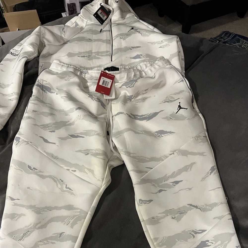 Jordan Engineered Winter Tech Flight Camo suit